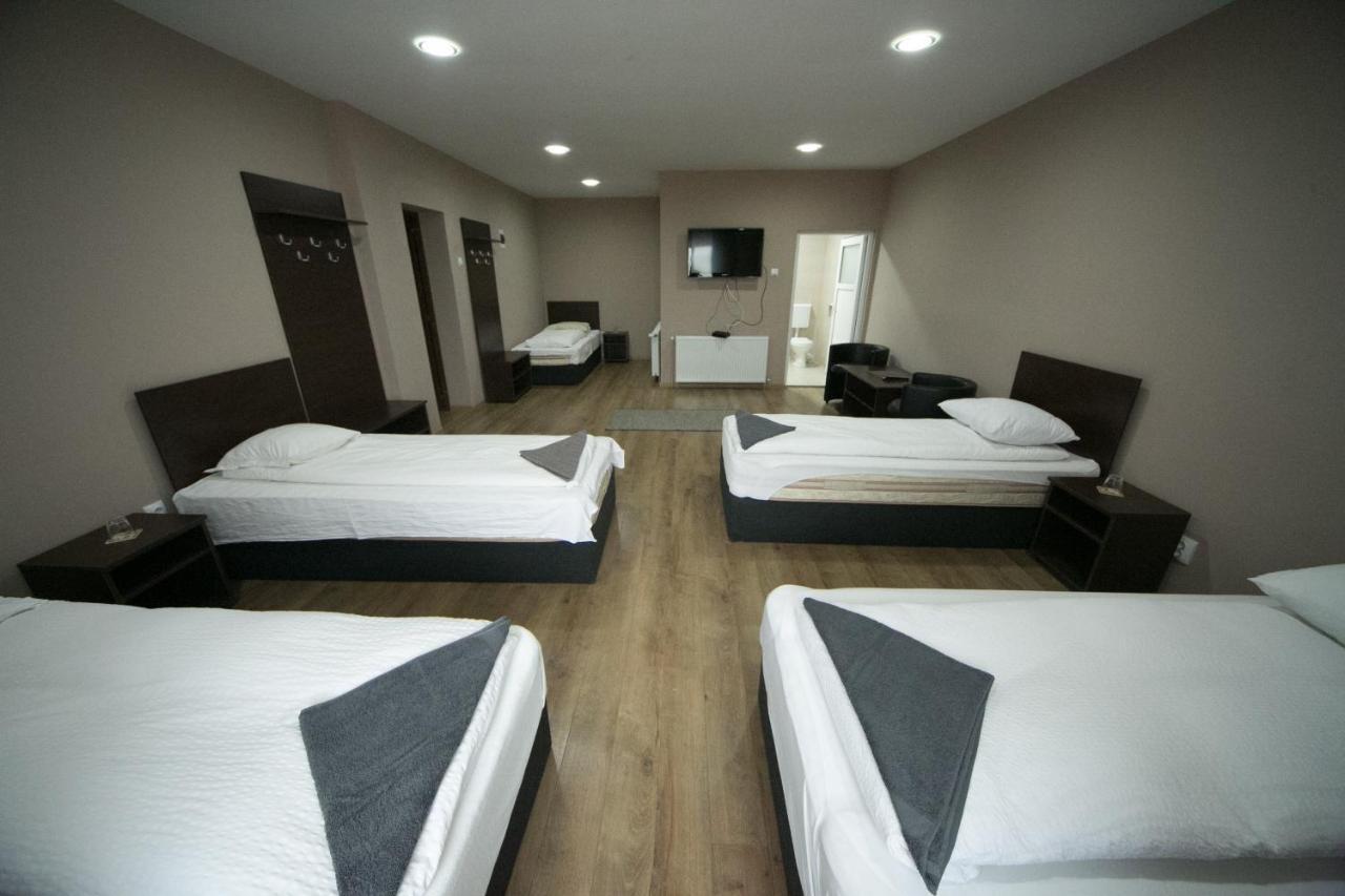 Motel Napsugar Panzio à Lunga  Extérieur photo