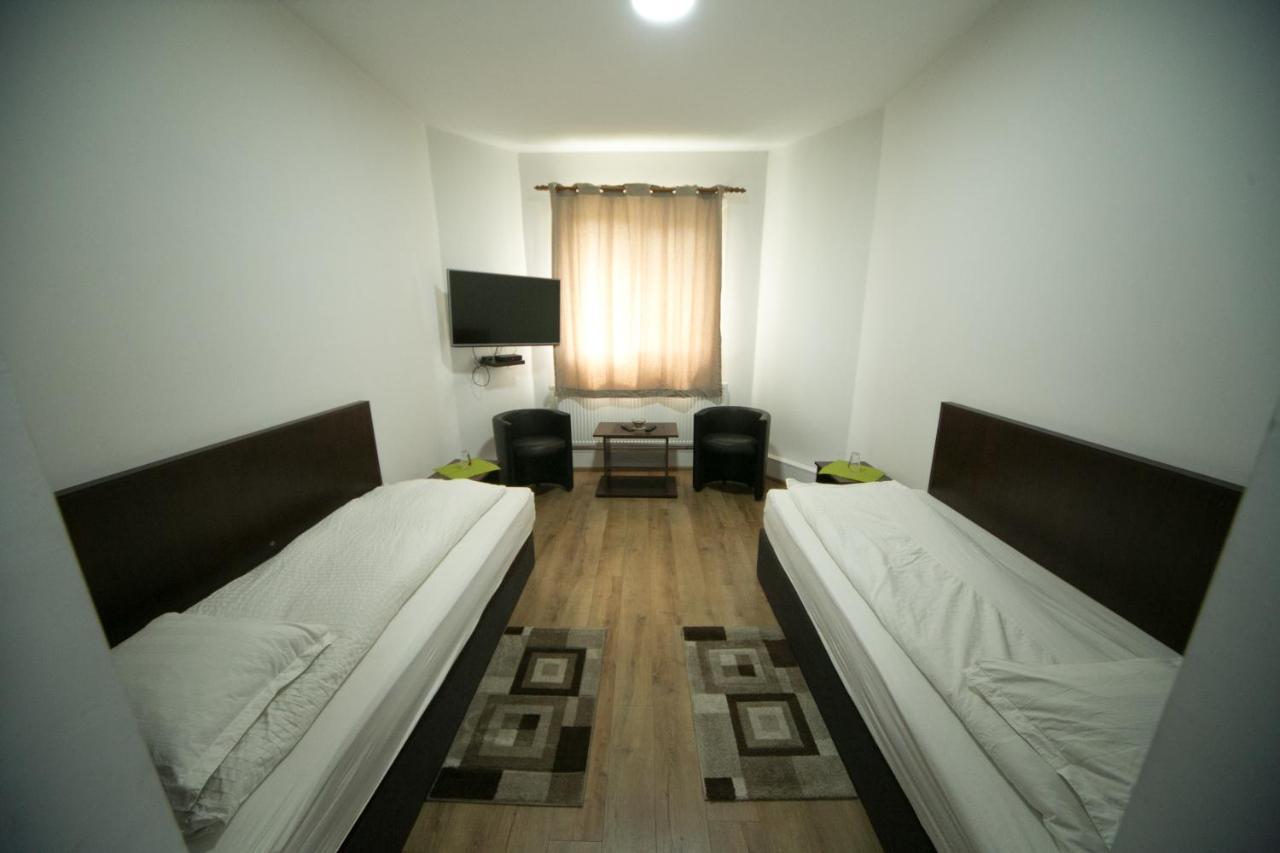 Motel Napsugar Panzio à Lunga  Extérieur photo