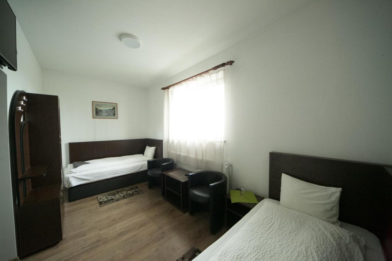 Motel Napsugar Panzio à Lunga  Extérieur photo
