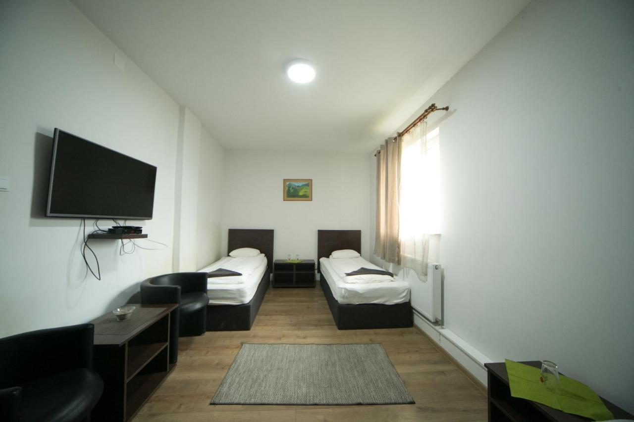 Motel Napsugar Panzio à Lunga  Extérieur photo