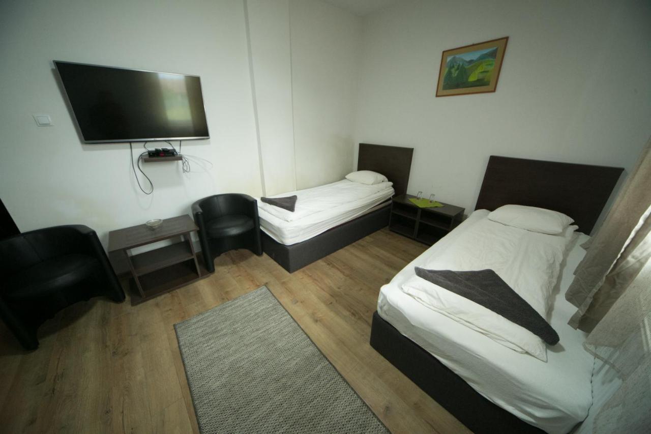 Motel Napsugar Panzio à Lunga  Extérieur photo