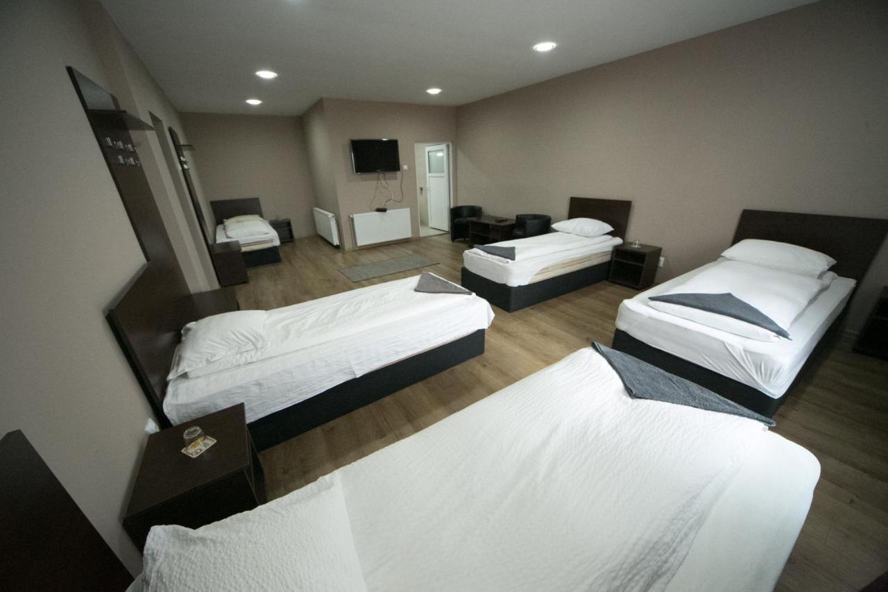 Motel Napsugar Panzio à Lunga  Extérieur photo