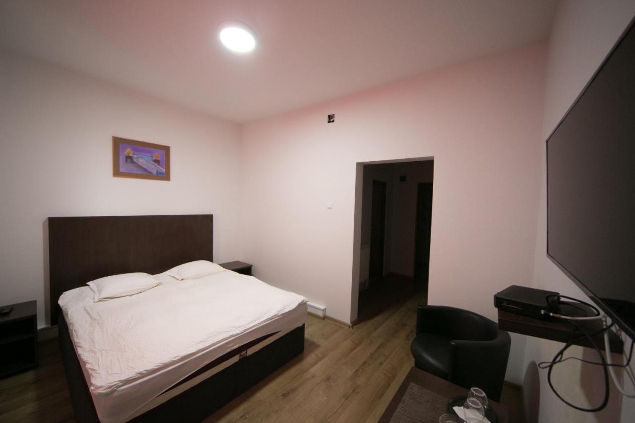 Motel Napsugar Panzio à Lunga  Extérieur photo