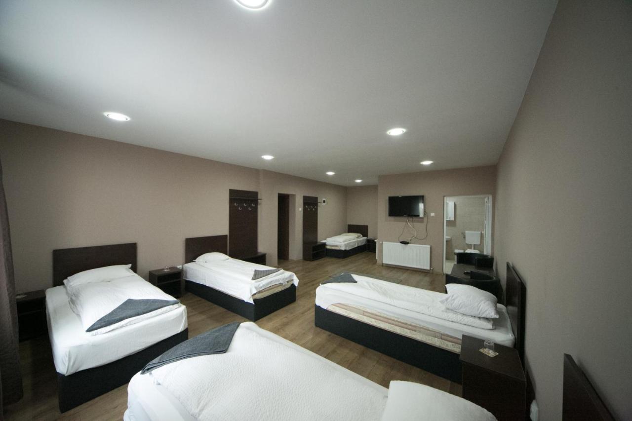 Motel Napsugar Panzio à Lunga  Extérieur photo